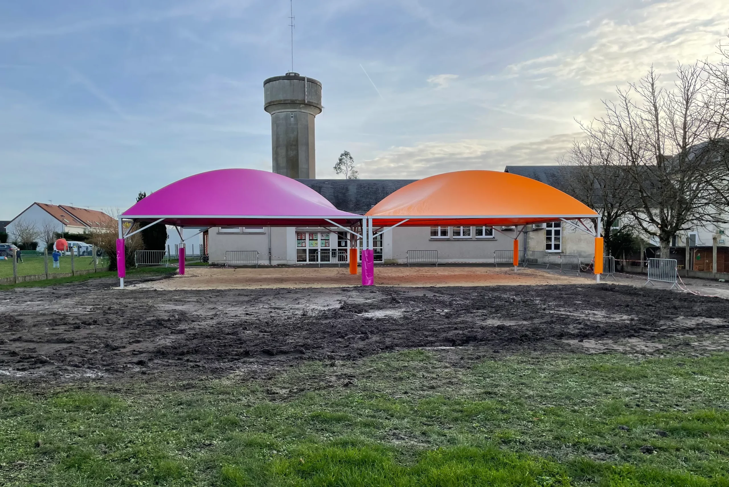 TOILE TENDUE, Vallères, Touraine — vue 1
